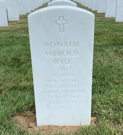 Headstone Front of Ronald Harold Wise. Arlington National Cemetery.