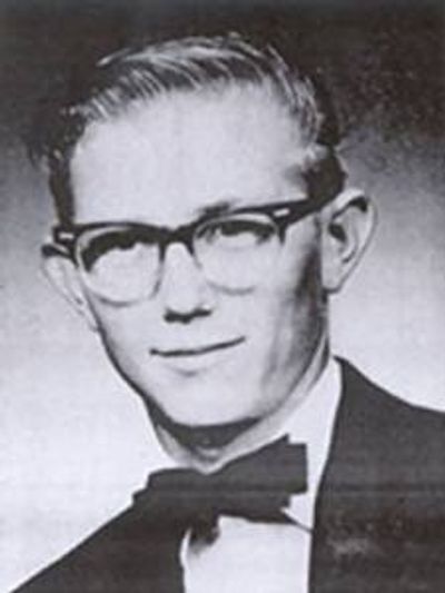 Dean L Moon