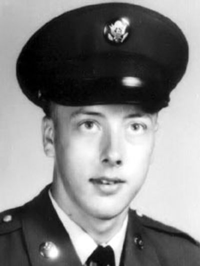 Robert W Hook