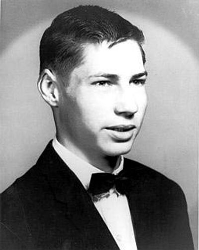 Robert D Law