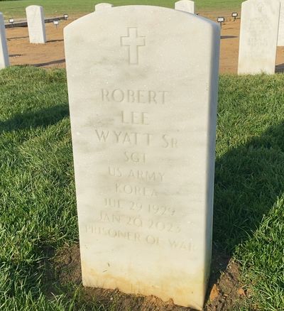Headstone Front of Robert L Wyatt. Arlington National Cemetery.