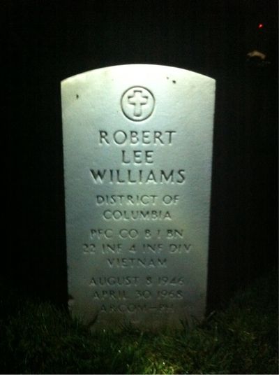 Headstone Front of Robert Lee Williams. Arlington National Cemetery.