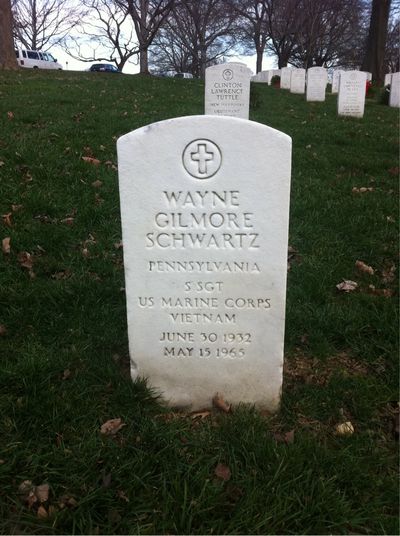Headstone Front of Wayne Gilmore Schwartz. Arlington National Cemetery.
