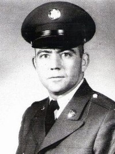 Lee R Lanier
