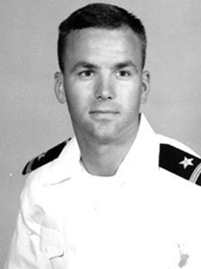 Lloyd G Howie