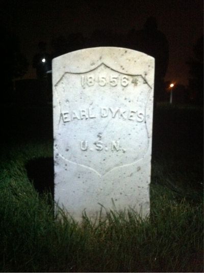 Headstone Front of Earl Dykes. Arlington National Cemetery.